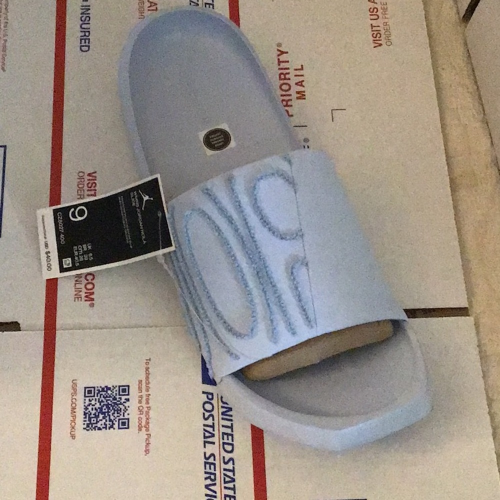 ONLY ONE RIGHT FOOT JORDAN SANDAL